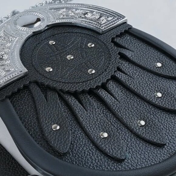 Traditional Men Kilt Sporran Highlander Leather Black Highlander Sporran NEW - Picture 1 of 7